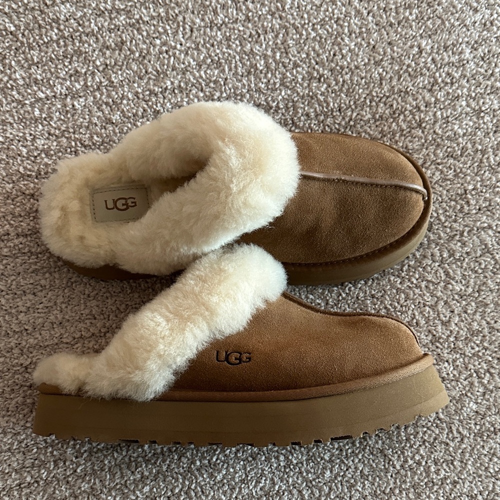 UGG Tan Disquette